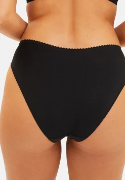 Briefs Esme