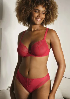 Briefs Esme