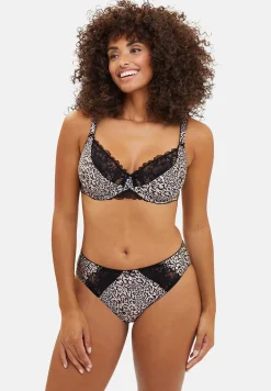 Briefs Salma