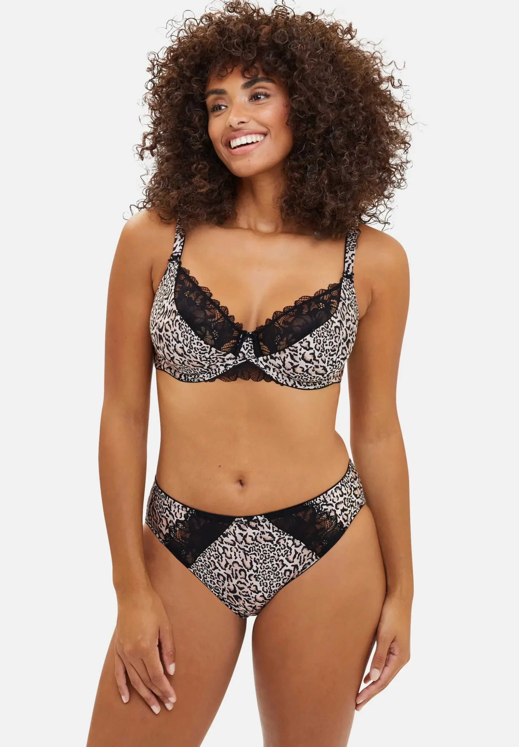 Briefs Salma