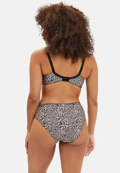 Briefs Salma