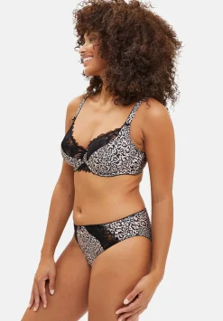 Briefs Salma