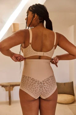 High waisted medium Briefs Perfect curves