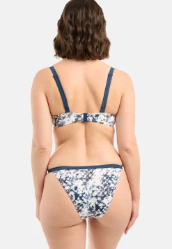 High-cut bikini Briefs All in the details
