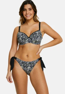 High-cut bikini Briefs At the world's end