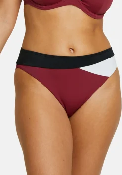 High-cut bikini Briefs Beyond the Beach