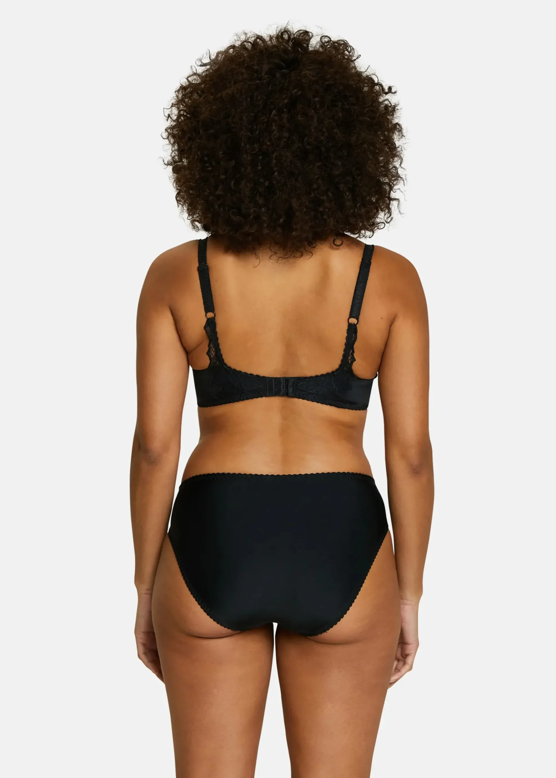 Lightly lined spacer bra Arum