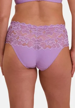 Medium briefs Arum
