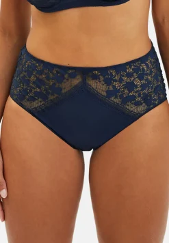 Medium briefs Suzie