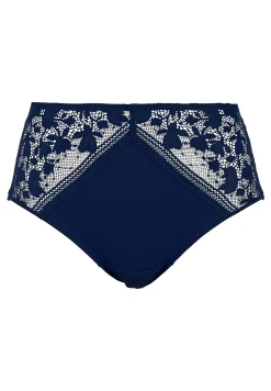 Medium briefs Suzie